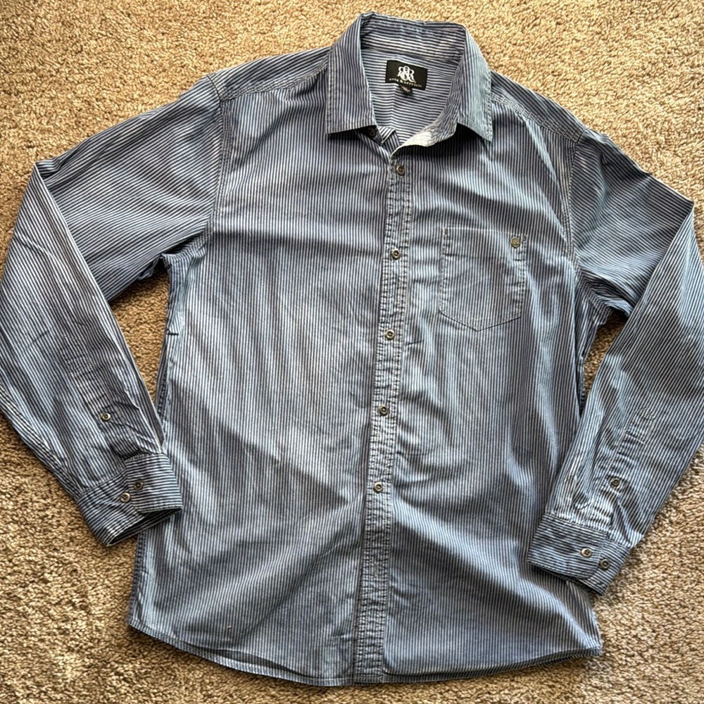 Rock & Republic Blue Casual Button Down Shirt with Pointed Collar - Picture 2 of 4